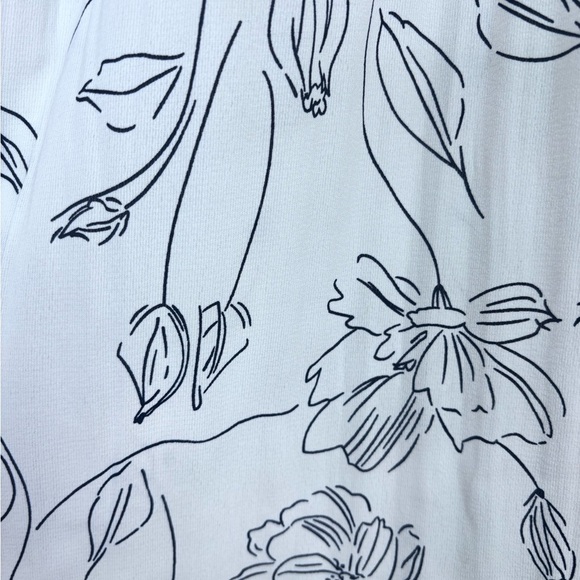 Alice Blue Monochrome Floral Patterned Blouse - Picture 4 of 9